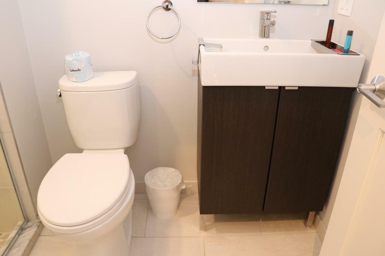 A Stylish Stay W/ A Queen Bed, Heated Floors.. #31 Brookline Eksteriør bilde