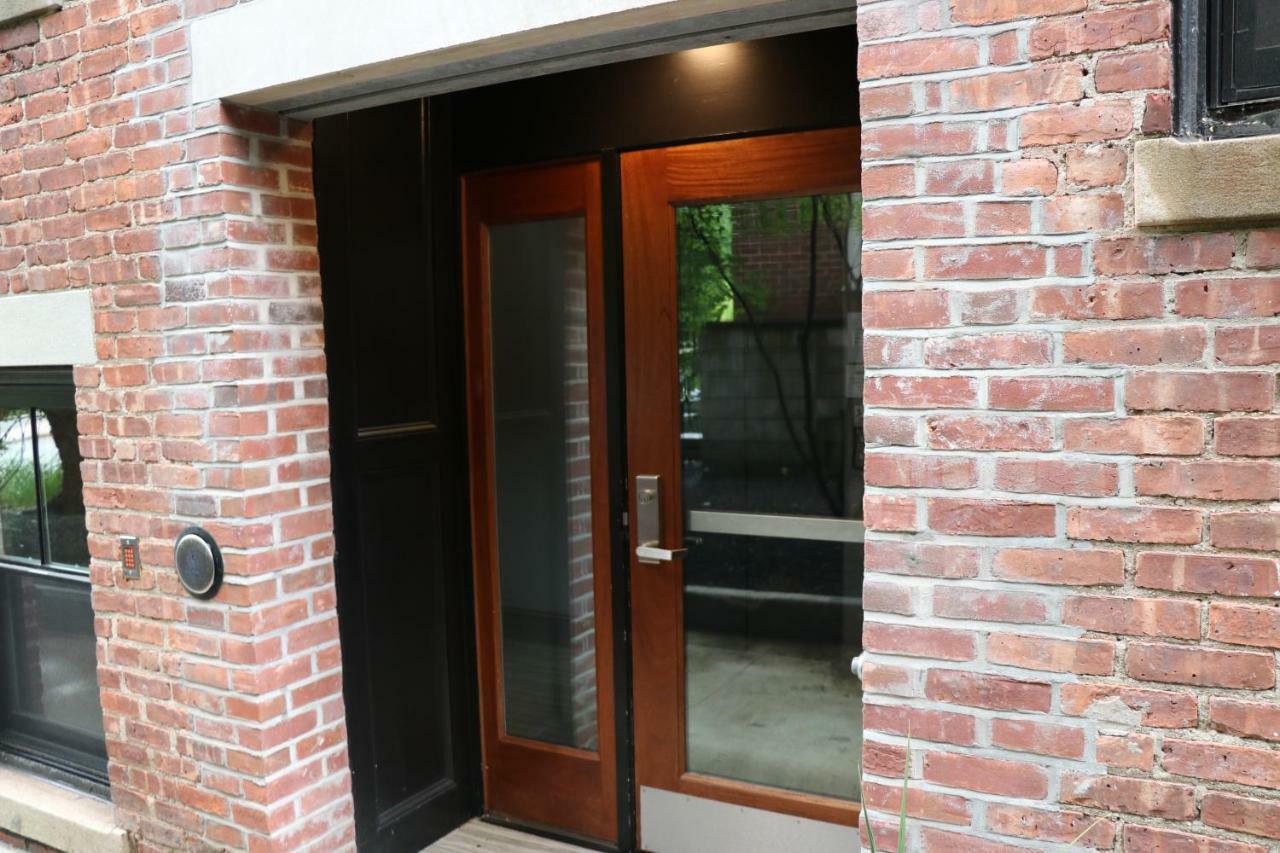 A Stylish Stay W/ A Queen Bed, Heated Floors.. #31 Brookline Eksteriør bilde
